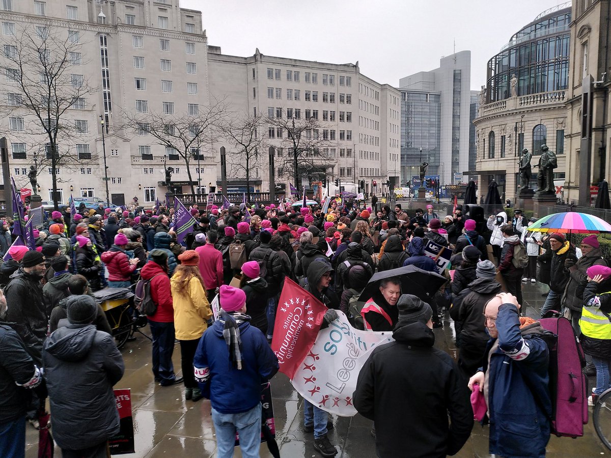 Huge rally in Leeds <a href="/leedsucu/">Leeds University UCU</a> 

Fair pay
Equality
Diversity
Security