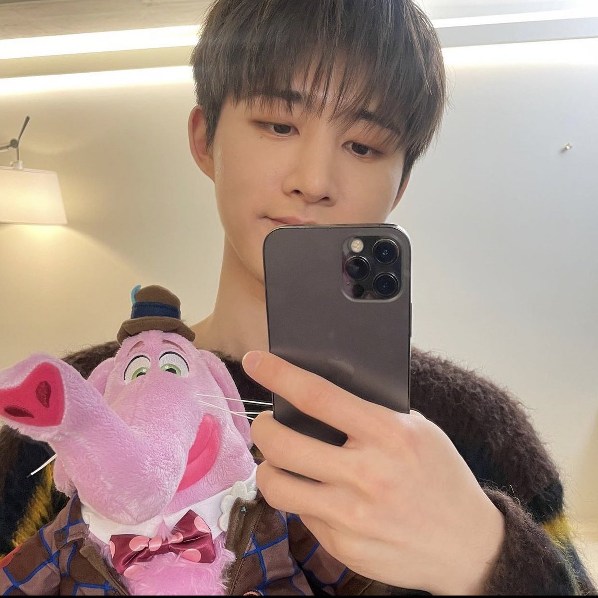 khb131_Global's tweet photo. [INSTAGRAM]
shxxbi131’s post

Who’s your friend who likes to play bing-bong bing-bong 🔴🟠🟡🟢🔵🟣

https://t.co/rIM1Yiyssz

Like post and leave comments.
#HANBIN #비아이 #BI @shxx131bi131 https://t.co/qZ75YyIq4y