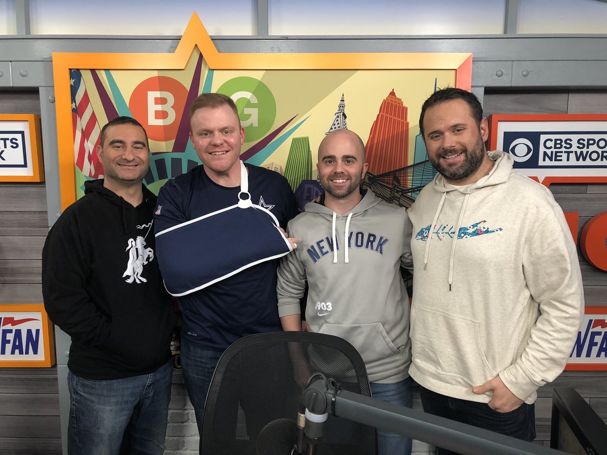 abrochu10's tweet photo. At ⁦⁦@WFANmornings⁩ with ⁦@steve_atlanta⁩ 2 yrs ago on 2/28/20, just before Covid. This crew of ⁦@GioWFAN⁩ ⁦@JerryRecco⁩ ⁦@CLoprestiWFAN⁩ ⁦@Alsboringtweets⁩ &amp; Eddie were awesome to us. Thx for the laughs during a wild few years! ⁦ https://t.co/JcLYHP7Xxq