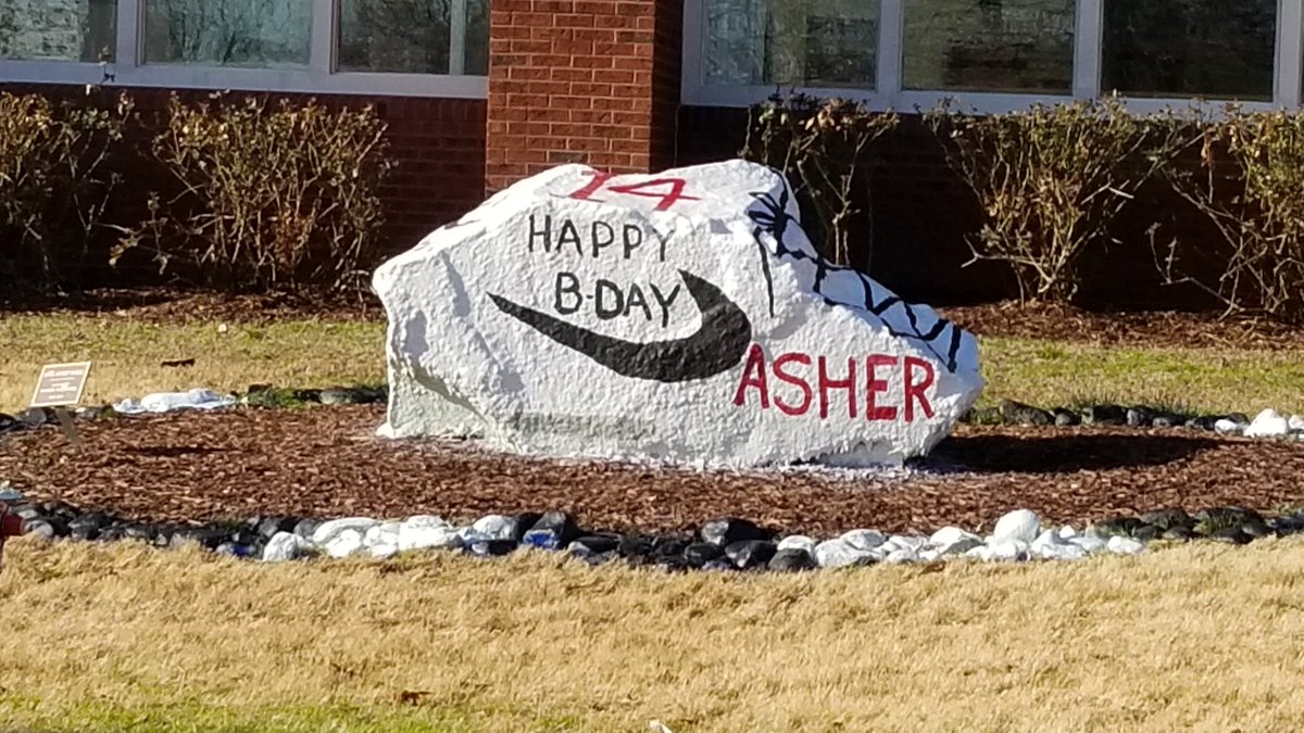 🥳🎂Happiest of birthdays, Asher!!! We hope you have an amazing week!!🎂🥳 <a href="/HeritageMiddle1/">Heritage Middle</a>  #TheHeritageWay