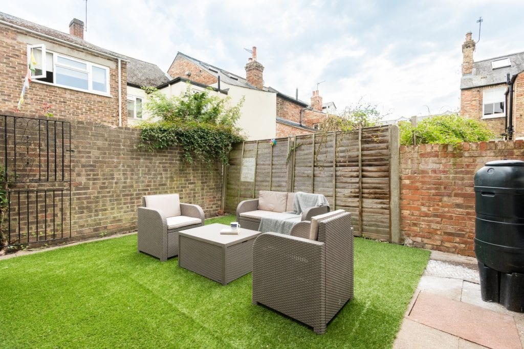 The Century Chalet, contemporary 3-bedroom townhouse holiday home in Jericho, Oxford, very close to lovely restaurants and shops ow.ly/1aWQ50I5rU9 #midweekbreaks #citybreaks #jericho #oxford #staycation
