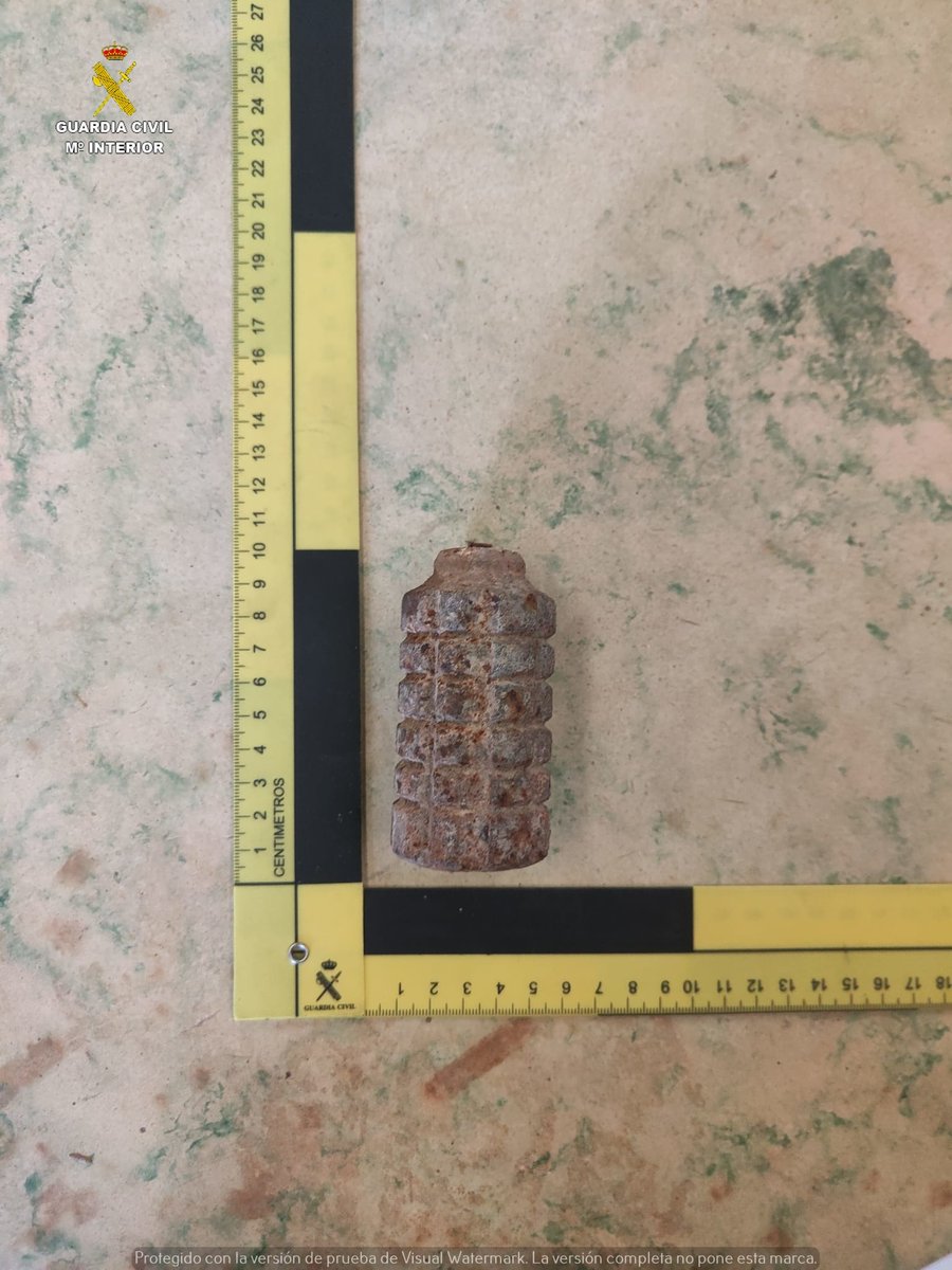 Nuestro Grupo Especial de Desactivación de Explosivos (GEDEX) de Tarragona retira y destruye de manera controlada una granada de la guerra civil hallada por un vecino de Tortosa en una parcela de Plans de la Senia.