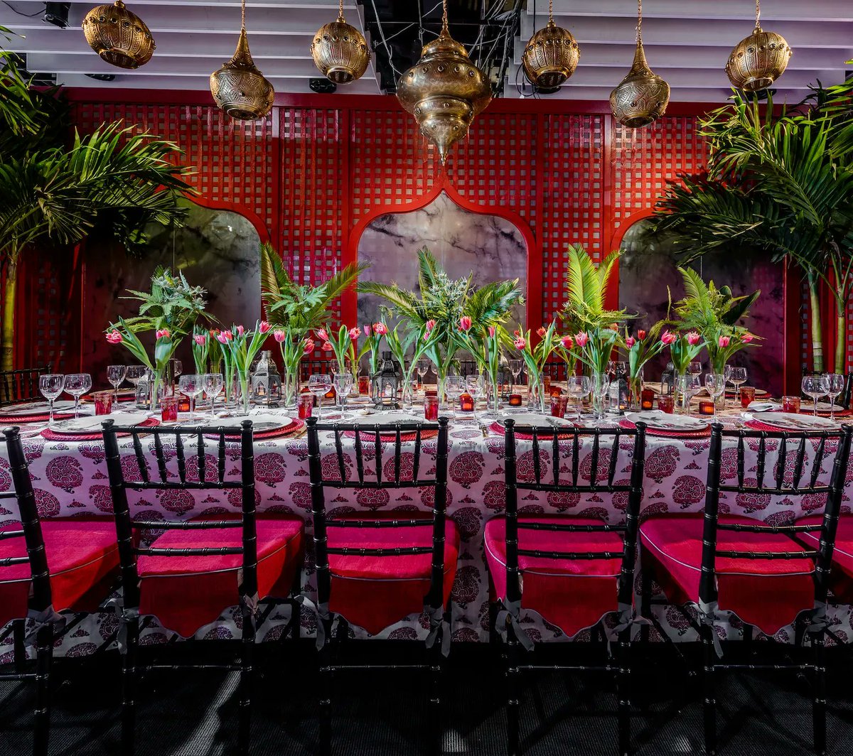 DIFFANational's tweet photo. We’re excited to have @Benjamin_Moore return as a #DIFFA sponsor! It will be another spectacular display, as 2022’s installation is in collaboration with celebrated designer @CoreyDJenkins! Shown: A previous installation with Alessandra Branca. #MakingaDIFFArence #DIFFAbyDesign https://t.co/tb3WSg8njI