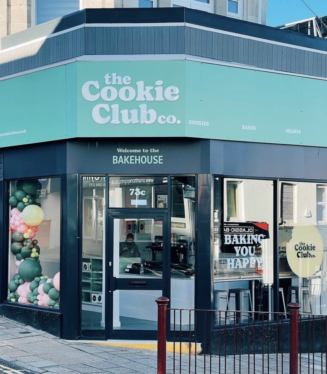 Printsauce's tweet photo. Hello @CaerphillyHour we are a signage company who have provided arguably the best signs in Caerphilly. Some of our clients include Team Rees Gym, 10 Degrees and Cookie Club. We can do everything from branding, to vehicle livery, through to the signage. #caerphillyhour https://t.co/9VvaTfnO6u