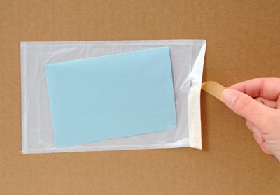 Kargo paketinin veya kolisinin dış yüzeyine yapıştırılabilen, kolaylıkla fark edilebilen fatura cebi kargo ile beraber önem arz eden evraklarında gönderilmesini sağlayan ve farklı kullanım şekilleri için farklı boyutlarda üretimi gerçekleştirilen bir

evrakcebi.com/urun/fatura-ev…