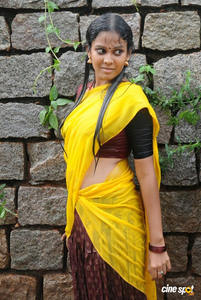 tamilcinestars's tweet photo. Throwback Thursday Special 😻🥰😍🔥
@IamChandini_12 #Chandini #ChandiniTamilarasan
https://t.co/vdszvpJtPV 🖥️🖱️ 👈🏼
#Throwback #UnseenActress #ThrowbackSpecial #ThrowbackPics https://t.co/kvxU4q0t6f