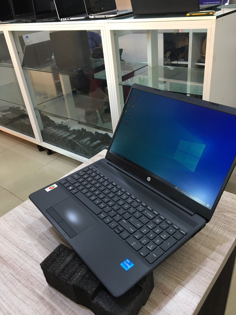 GeoffreyNT's tweet photo. HP Laptop 15 Core i3 11th Gen 15inch 8GB Ram 256GB SSD Pristine Condition   Processor: Intel(R) Core(TM) i3-1115G4 CPU @3.00GHz  Model: HP Laptop 15-dw3xxx 
  Price: K8500 https://t.co/LPCsfGsfPm