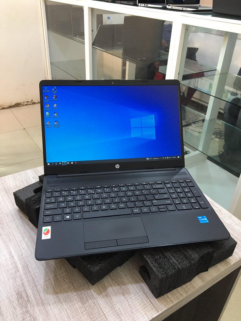 GeoffreyNT's tweet photo. HP Laptop 15 Core i3 11th Gen 15inch 8GB Ram 256GB SSD Pristine Condition   Processor: Intel(R) Core(TM) i3-1115G4 CPU @3.00GHz  Model: HP Laptop 15-dw3xxx 
  Price: K8500 https://t.co/LPCsfGsfPm