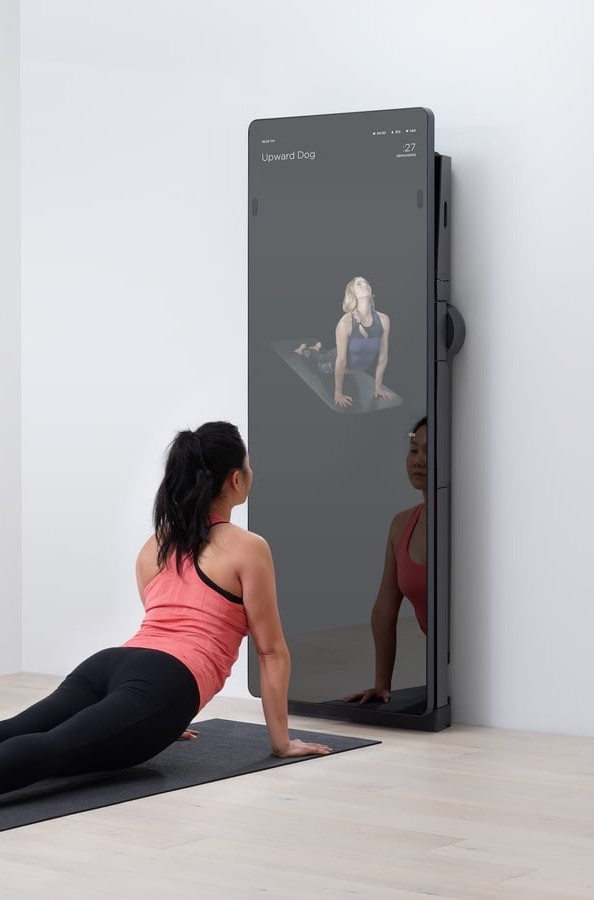 MirrorsSmart's tweet photo. Make sure to go and buy the new Debbie smart mirror😤It allows for you to getting shape even when its raining💪Buy now and follow professional fitness courses🏋️ https://t.co/TtjWMOqi5O