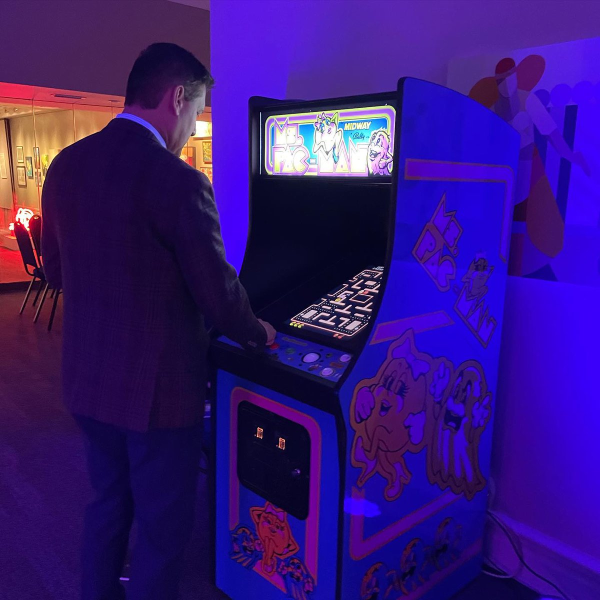 FWV_US's tweet photo. We had a totally rad 80s night at the @aaf_triangle  ADDYs! ⚡️📻 😎 We’re honored to take home two gold, three silver and four bronze awards on behalf of our clients. 👏 https://t.co/yKMPOnh5Ta