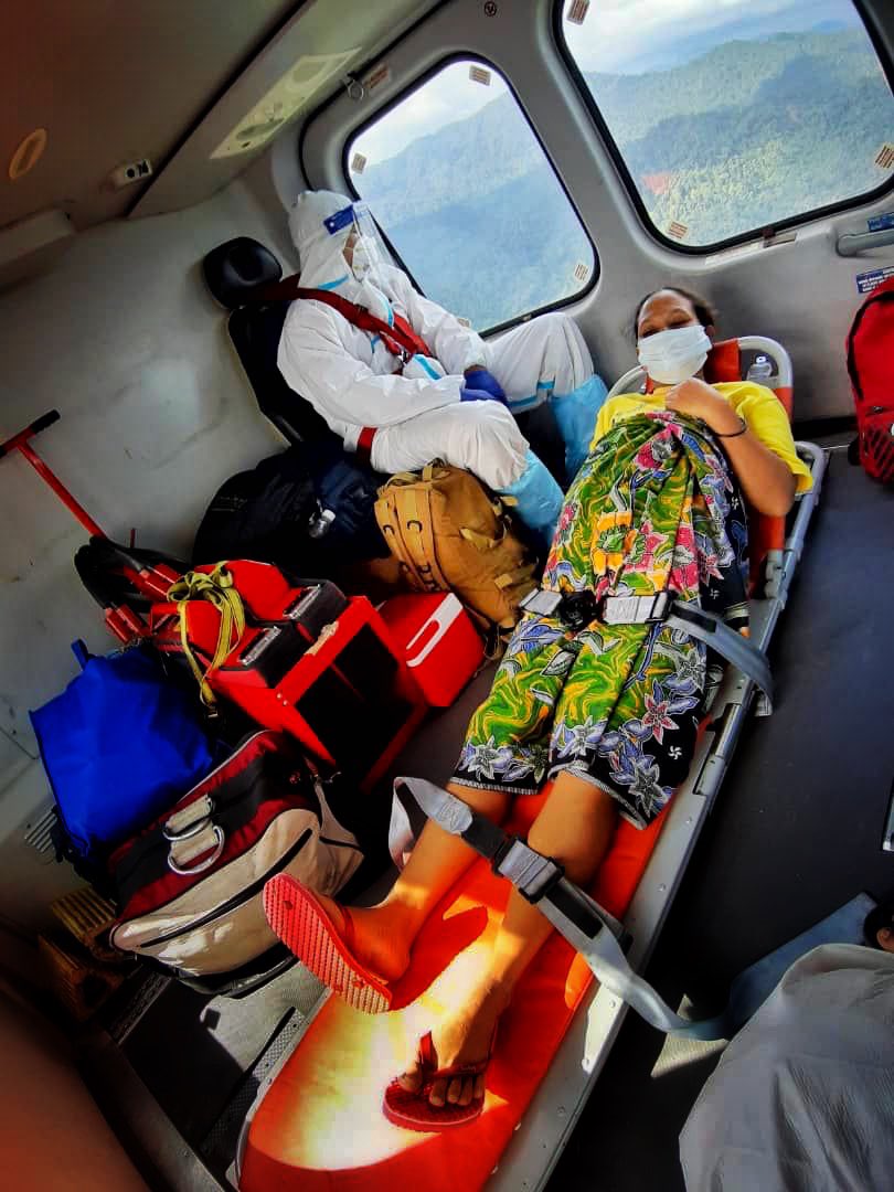 unitudarabomba's tweet photo. AW139(9M-BOD)
BOMBA 07
02/03/2022
PESAWAT DAN ANAKAPAL DITUGASKAN UNTUK MELAKSANAKAN PENERBANGAN MEDEVAC 'A' BAGI MEMBAWA 1X PESAKIT WANITA HAMIL CUKUP BULAN DARI POS SIMPADIK KE GUA MUSANG.
@kpkt_gov @KP_bombaJBPM @NaziliMahmood @capt_saiful @rizalbomba @RJM_Fire @FaizalIzani https://t.co/bwTD2gsA0j