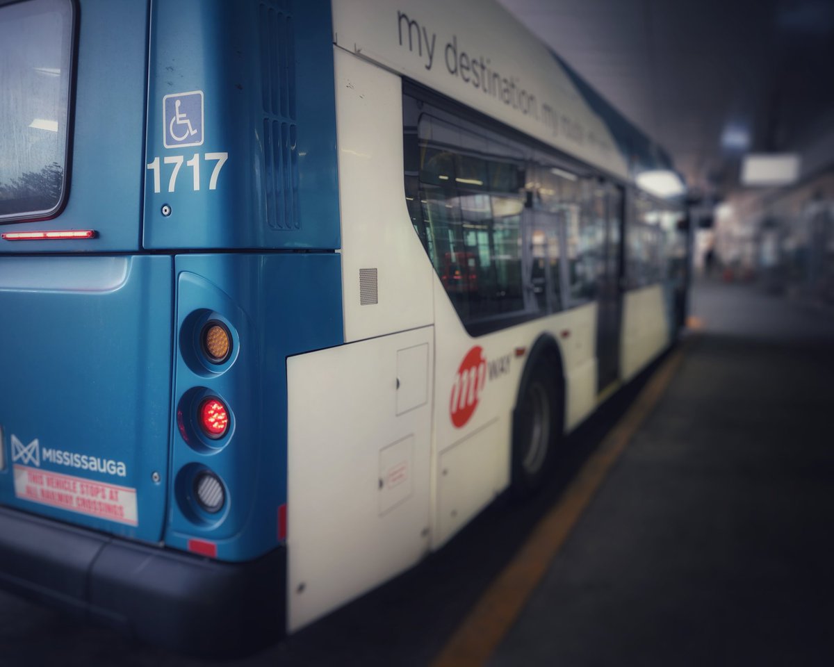KiplingStation's tweet photo. 51 ÷ 3 × 2

#MiWay #MississaugaTransit #Mississauga #Toronto #KiplingStation https://t.co/S7hs8oJHGv