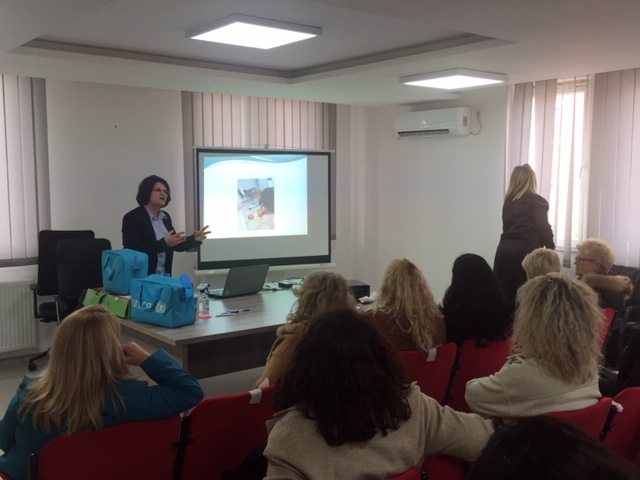 🥼With our partner <a href="/amckosovo/">Action for Mothers and Children</a>, we're conducting an 8 day training for nurses, doctors &amp; social workers in Suhareka &amp; Rahovec to develop skills related to the provision of home visiting services for 👶children aged 0-3 yrs &amp;🤰pregnant women in 29 municipalities in Kosovo.