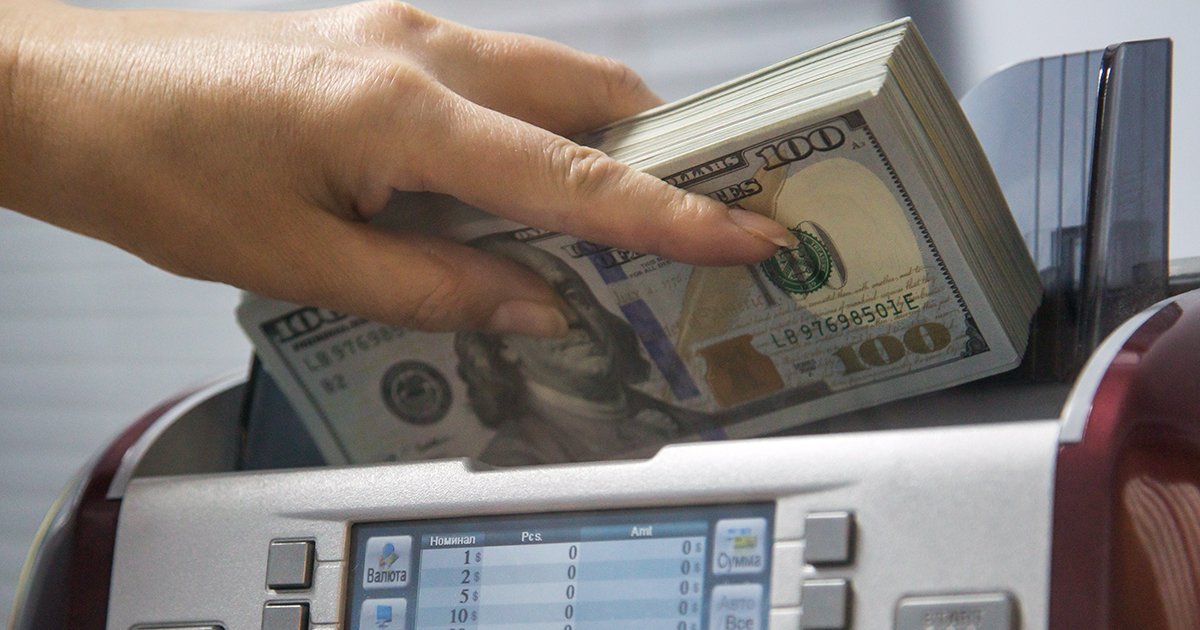 Банк России запретил банкам проводить денежные переводы из России за рубеж нерезидентам, которые являются гражданами стран, объявивших о санкциях против России.
#абфгруп #банкигрупп #bankigroup #abfgroup 
#юристы #юридическиеуслуги #москва #февраль #санкция #украина