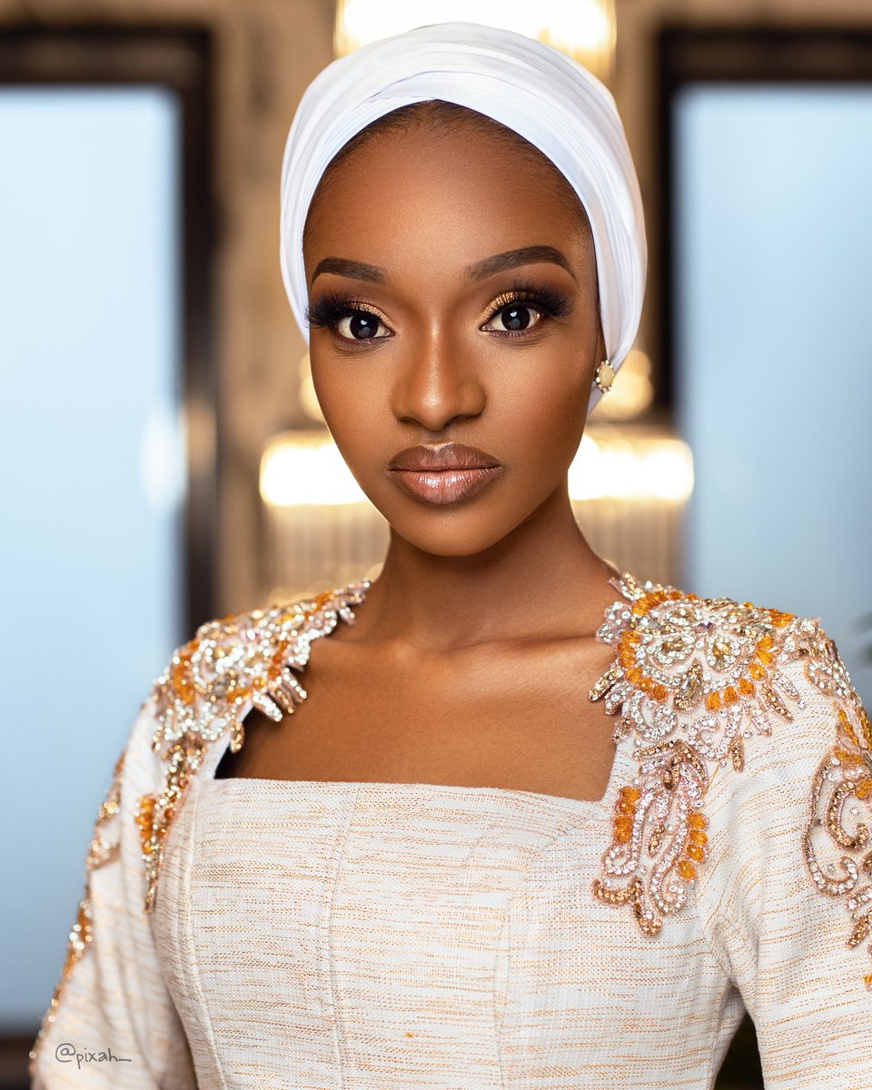 remaynne's tweet photo. Can’t get enough of this clean bridal  look created on @u.mme.__ 
@remaynne x @pixah_photo 

Bridal styling @cherykam
Turban @bridal__affairr 
Henna @ruhys.empire 
Kente @hg_kentekiosk 
Lace @lush_fabrics 
Accessories @glamative_ https://t.co/oNOJFCWC8l