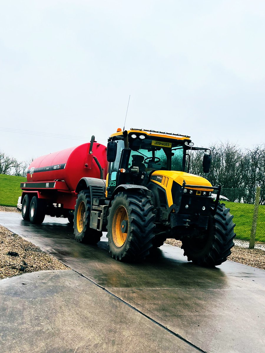 EdwardsAgri's tweet photo. Another day, another farm 💪 #edwardsofderbyshire #highspecengineering #jcbagriculture #LINCOLNSHIRE https://t.co/cSMZ2k39BH