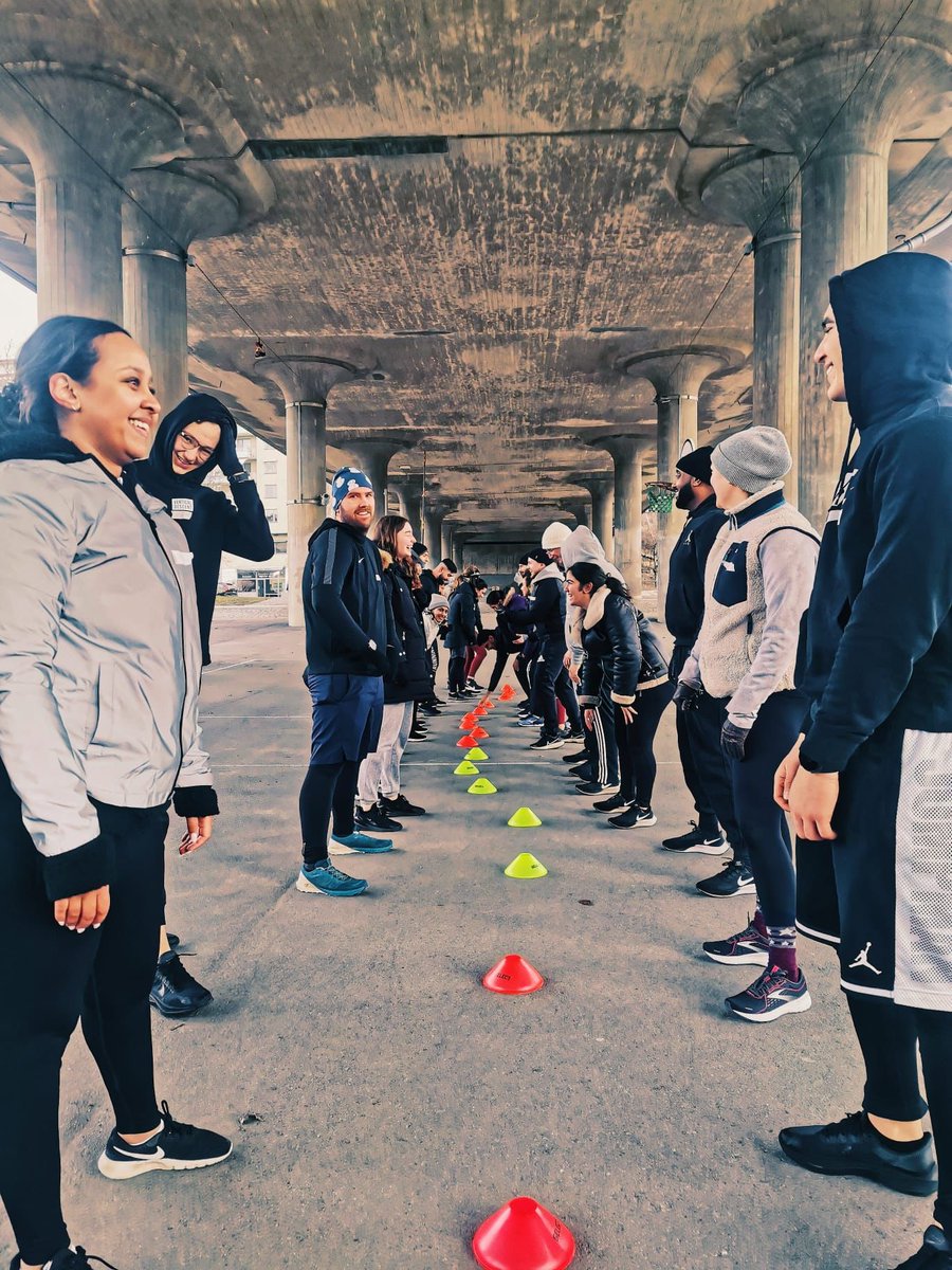 VI SÖKER 300 UNGDOMAR!
Du går i årskurs 8 eller 9 och vill komma igång med din träning tillsammans med oss och våra fantastiska ledare. Du får skor från @nike, vår LA t-shirt och du kommer att ha sjukt roligt 😍 

Anmäl dig här lnkd.in/gTmwPbv9