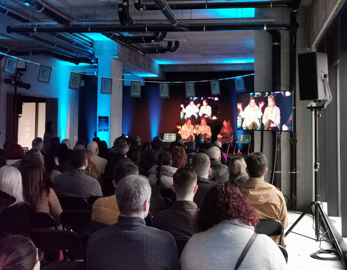 Look at these brilliant women speaking at <a href="/ElevateGM/">Elevate</a>'s #FestivalofEnterpriseMCR this morning. Featuring jazz hands from @FranSlager and contemplation from <a href="/lucynooneblake/">Lucy Noone Blake</a>. I'll be on the stage at 2.50pm to talk all things Practical PR 👋