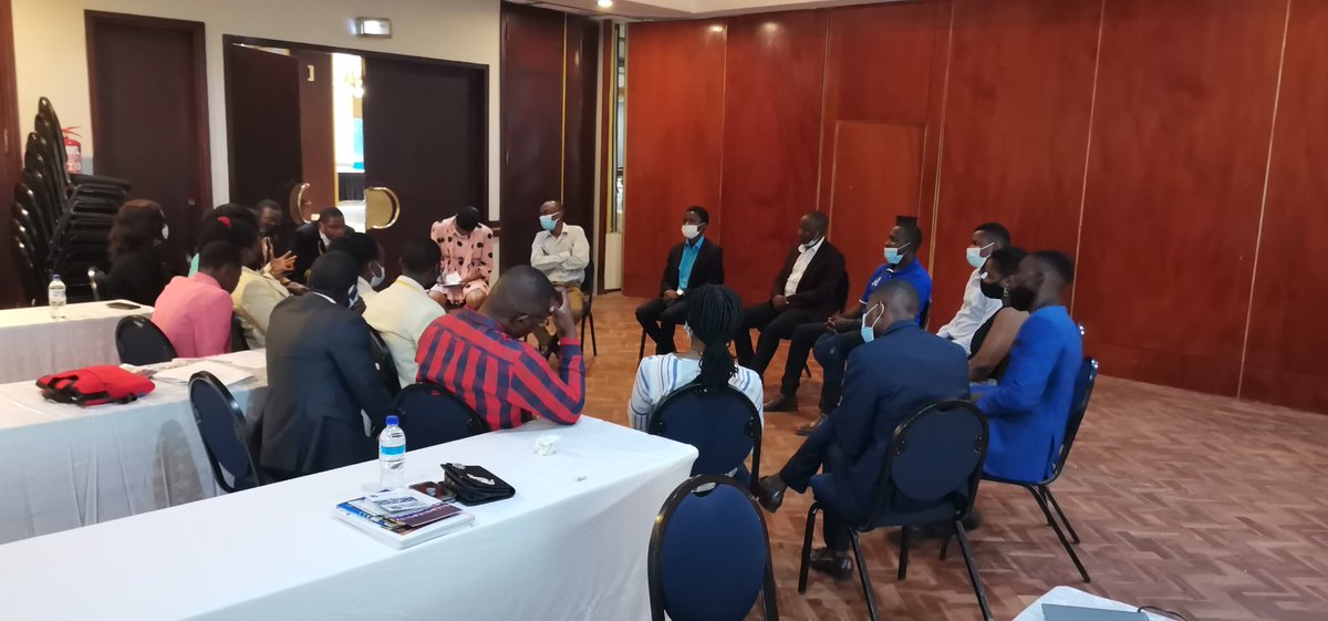 EChatambarara's tweet photo. Group Discussions on fundraising for the Child Rights Coalition #2getha4children #ZCRCC21 https://t.co/Hzhg78IMZr