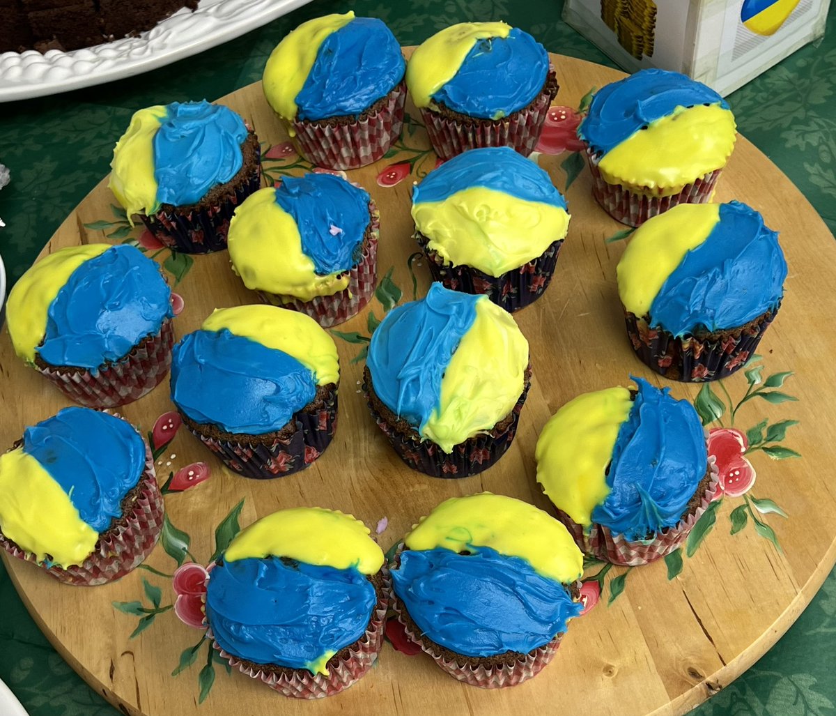 Palletways_D45's tweet photo. Bake sale today to raise money for #unitedhelpukraine Look at all these yummy cakes! #baking #cake https://t.co/SNskPOHkSi