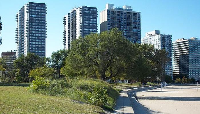 RealGroupRE's tweet image. Edgewater is notable for its easy access to beaches, a plethora of winning local businesses, and its central Bryn Mawr historic district, complete with architecture from the roaring '20s! Check out our resources and market stats: bit.ly/3MdDYWR #BairdWarner #Chicagoland