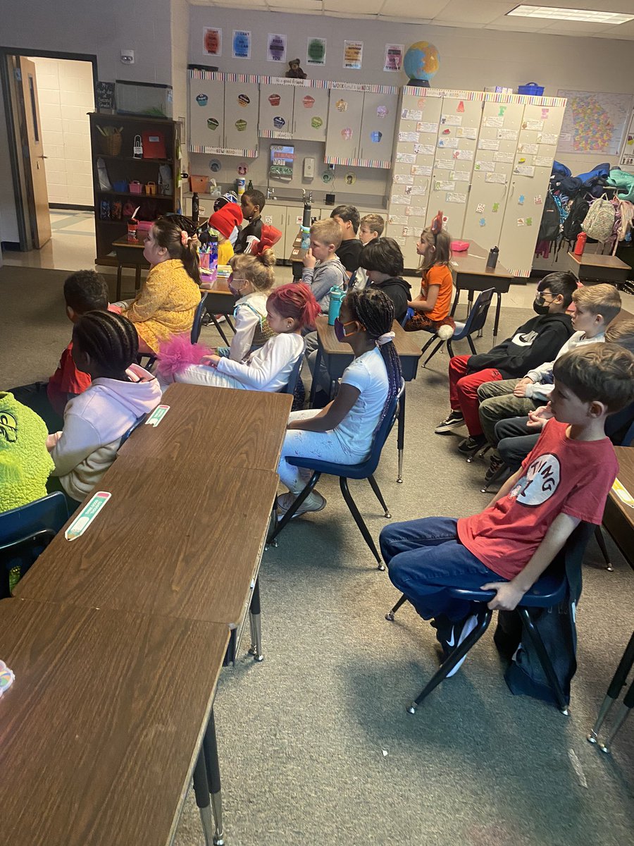 mslamarteach's tweet photo. Happy Birthday @DrSeuss! Cheers to #ReadAcrossAmericaDay! We looooove books and are so happy to have guest readers, Officer Martin &amp; Officer Buchanan from @KennesawPolice reading to us today!!! Thank you!!! @bullardbulldogs @COBB_ELA @TeachCobb https://t.co/YZTOs35Zsm