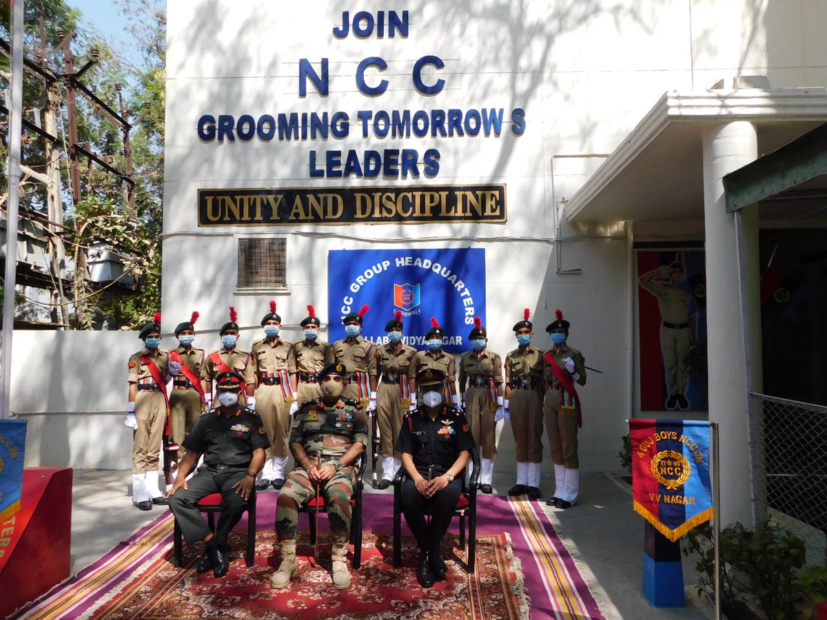 NCC_Dte_Gujarat's tweet photo. #NCCGUJARAT
Maj Gen Arvind Kapoor, ADG, Guj, Dadra Nagar Haveli, Daman &amp; Diu Dte vis NCC Gp HQ, VV Nagar &amp; units of the Gp. The Gen Offr  interacted with Offrs, PI Staff, Cdts &amp; complimented them for their high stds of trg.
@DefencePRO_Guj   @HQ_DG_NCC
@CMOGuj
@jitu_vaghani https://t.co/kqS7il6IaW
