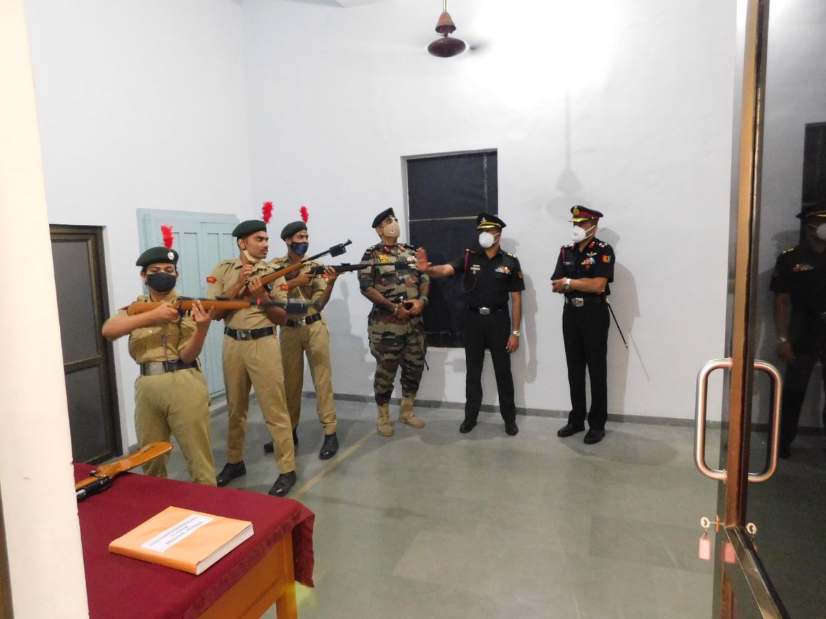 NCC_Dte_Gujarat's tweet photo. #NCCGUJARAT
Maj Gen Arvind Kapoor, ADG, Guj, Dadra Nagar Haveli, Daman &amp; Diu Dte vis NCC Gp HQ, VV Nagar &amp; units of the Gp. The Gen Offr  interacted with Offrs, PI Staff, Cdts &amp; complimented them for their high stds of trg.
@DefencePRO_Guj   @HQ_DG_NCC
@CMOGuj
@jitu_vaghani https://t.co/kqS7il6IaW