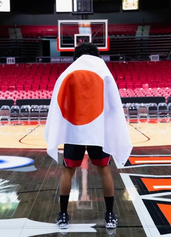 NERRHoops's tweet photo. .@StThomasMoreBB and @TokyoSamuraiAAU guard Taku Youngblood @takutyrell46 committed to Northern Illinois @GoHuskiesMBB yesterday and it was a big pick-up for the Huskies. 

Story: https://t.co/MHz1xUNpW2 https://t.co/0RMo7d07O4