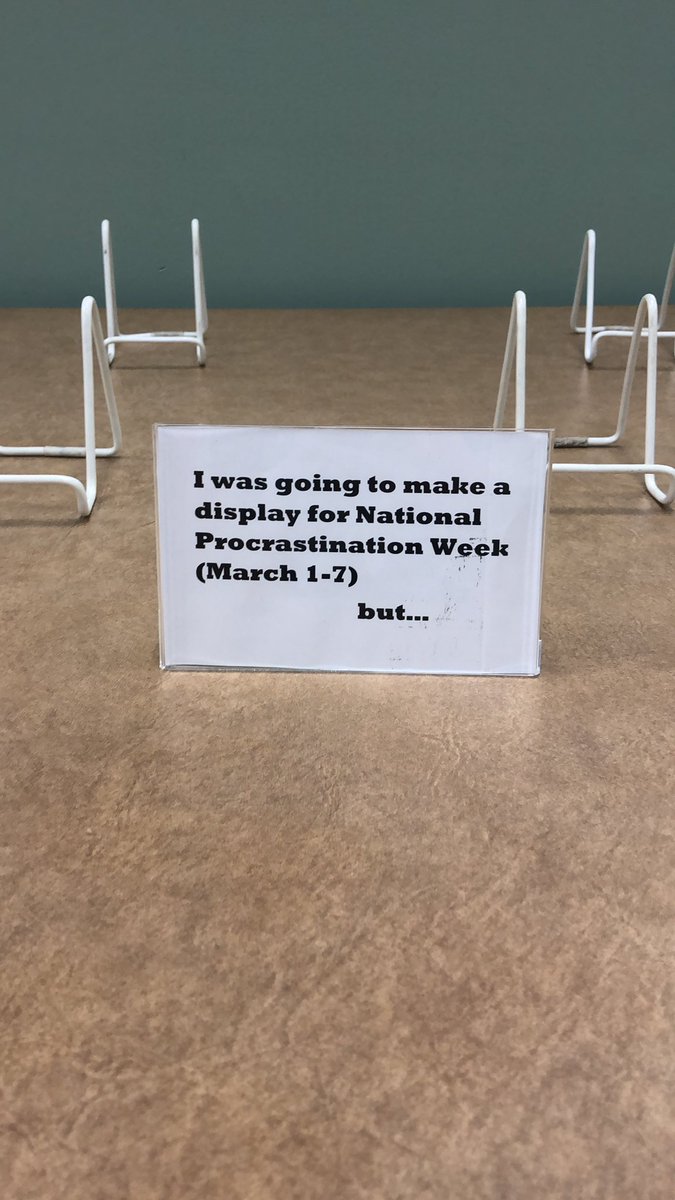 SUNY_OrangeCSS's tweet photo. Stop by the @SUNY_OrangeLIB for their awesome book displays! And don’t worry, we are here for you. We have great tutors for that. 😎 #SOorganized #NationalProcrastinationWeek https://t.co/d7sLOGSERU
