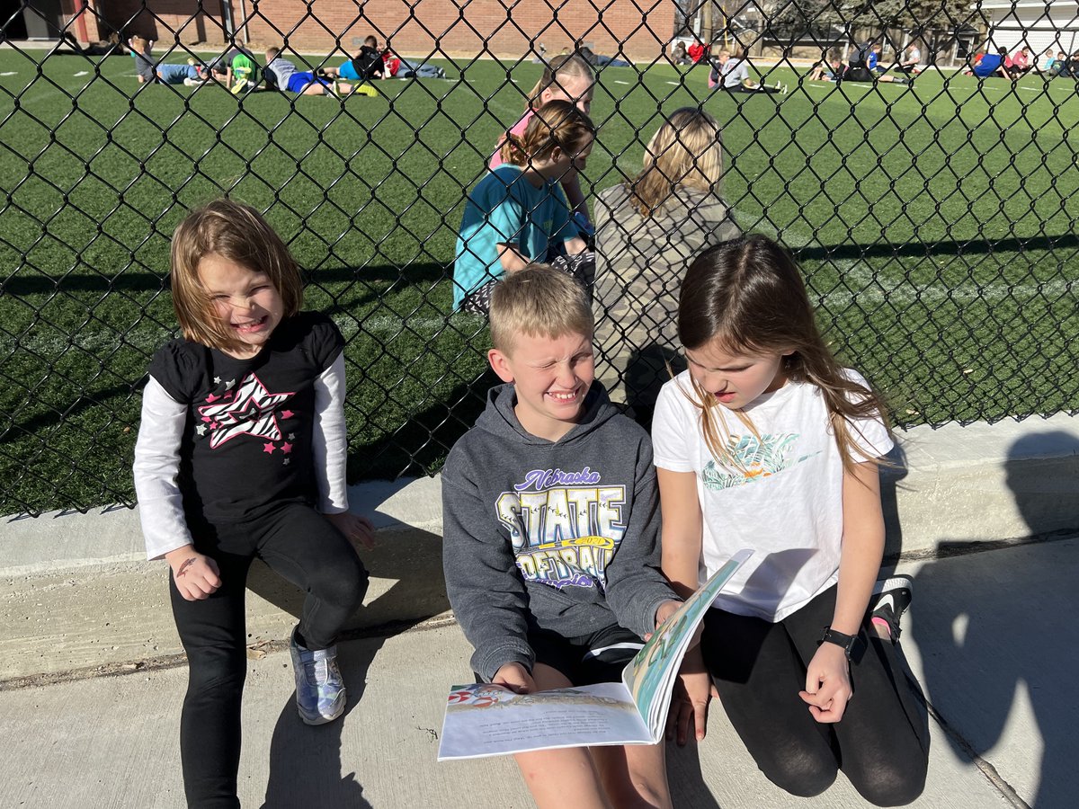 BC_Cardinals's tweet photo. The elementary was very excited to have our middle school students read a book with them on Monday to Kickoff Read Across America Week! #ReadAcrossAmericaWeek #bcesrocks https://t.co/9qIi8f1t9o