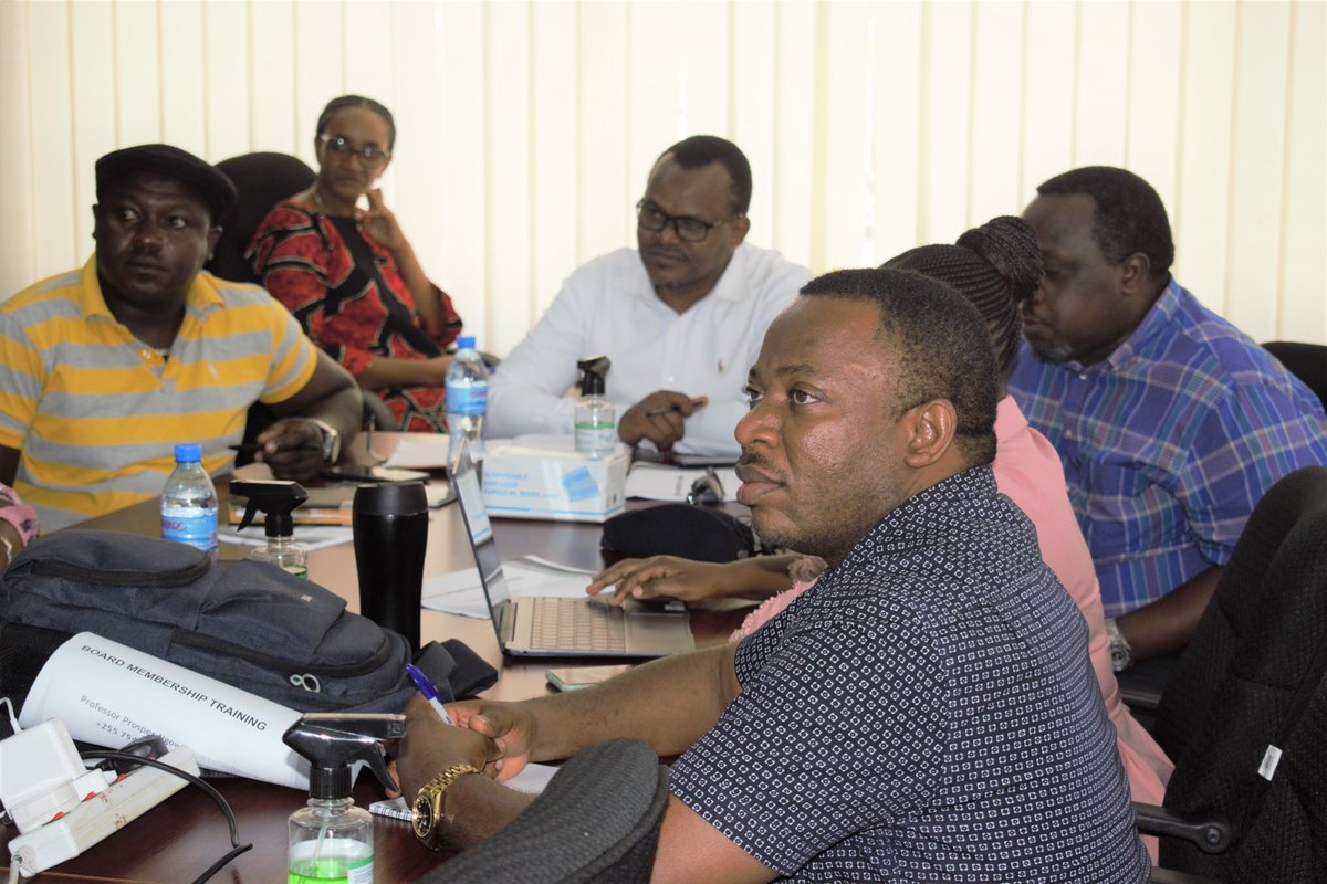 FCS_TRUST's tweet photo. Day 2: @FCS_TRUST Governance Training
☑️Reflection on good governance 
☑️The dynamics of boards and its operationalization. 
☑️The impact of communication between board and management
#FCSTrust https://t.co/ICGbZmHDfA