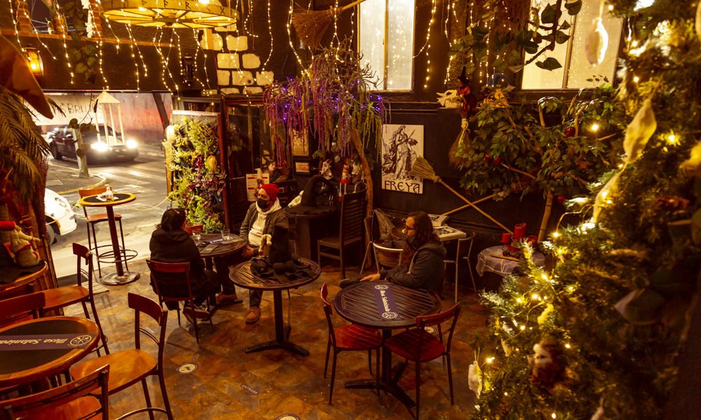 cafezm's tweet photo. En estas #TazasConHistoria 🍵 de #CaféZimmermann ☕ de @radioclasica 📻 visitamos Las Brujas 🧙♀️ Witchcraft Café en Ciudad de México 🇲🇽, cuya carta se inspira en hechizos y encantamientos.
Escuchamos la 🎼"Danza de la bruja" de Alexandre #Tansman.
👉 🎧 https://t.co/BmPGt4kplk https://t.co/tSEghpxmOt