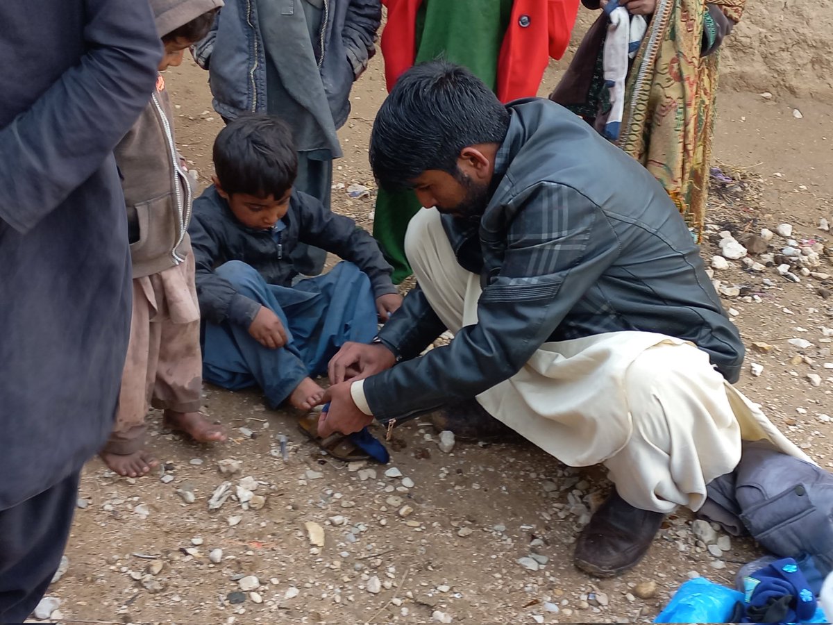 dauranbaloch1's tweet photo. Today  Distributed Warm Clothes Jackets Pair of Socks and Shoes Among  Needy Childrens After Today Rain Fall and winter wave in Kohlu through my  Organization @dreamwelfareorg Our Aim for A Better Tommorrow 
If you  want to help  your  support  will be highly  appreciated. https://t.co/IurXonFUvO