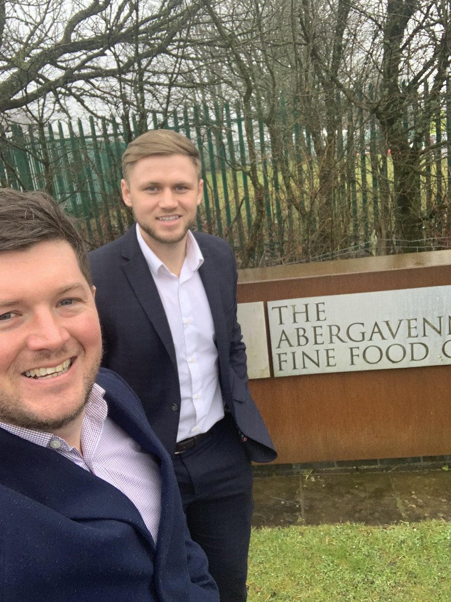 Kevbevlaa's tweet photo. 🌧 don’t stop #monmouth getting out marketing to new and existing customers. Great to do some #corporatemarketing today with @LewHopERAC. Identifying new opportunities and showing our existing customer our #OneEnterprise travel and transport solution. #enterprise https://t.co/fITOJGsB16