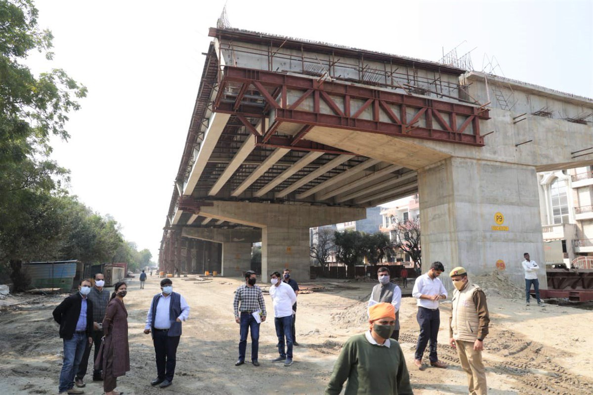 CeoNoida's tweet photo. Inspected the construction of Wetland (sector-91) & Elevated Road from Agahpur Petrol Pump to NEPZ on DSC Road. Concerned WC has been directed to ensure the timely completion of work. https://t.co/M7tiYuN17g