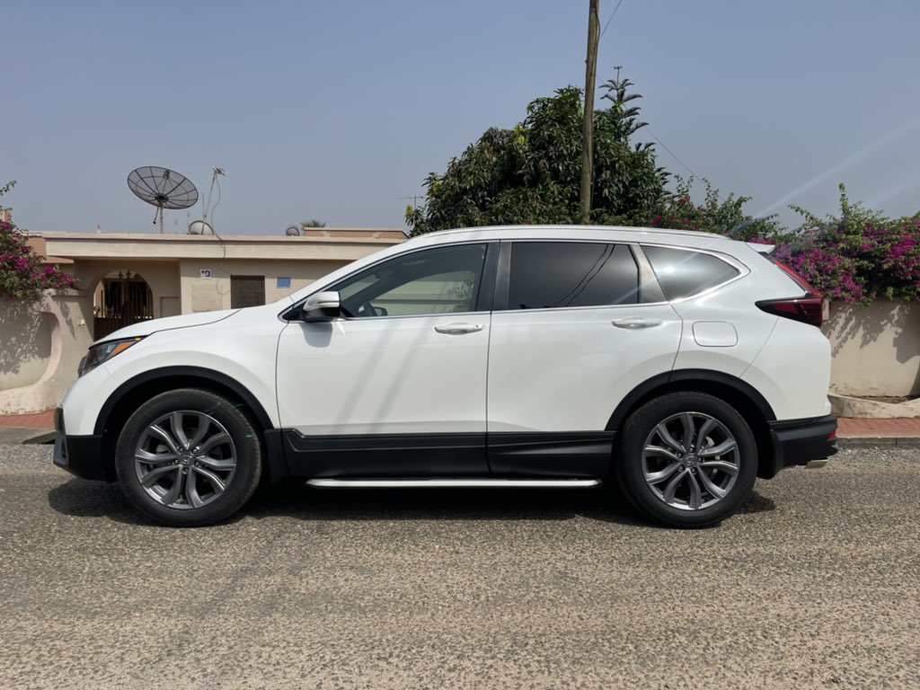 Mrfranq's tweet photo. Honda CR-V Sport 2022 
1.5 litre Automatic AWD For Sale.            Ghc 225,000.. #0201113355 #finerauto https://t.co/mTzQV8ITVx