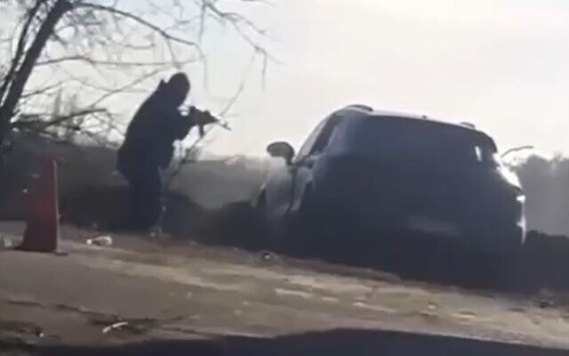 CorruptionFreel's tweet photo. Footage shows Israeli’s car coming under Ukrainian fire in deadly mistaken identity | Corruption-Free Press https://t.co/uCFfnKDmNy https://t.co/2cKa4SZHbW