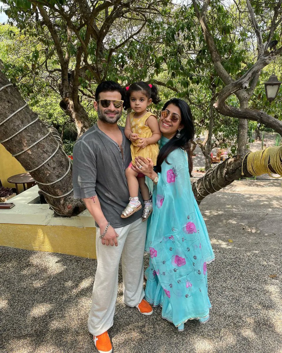 KP_My_Sunshine's tweet photo. Cutiesss!!<3

#KaranPatel #KarAnkita #KPians https://t.co/NGVgA77D0c