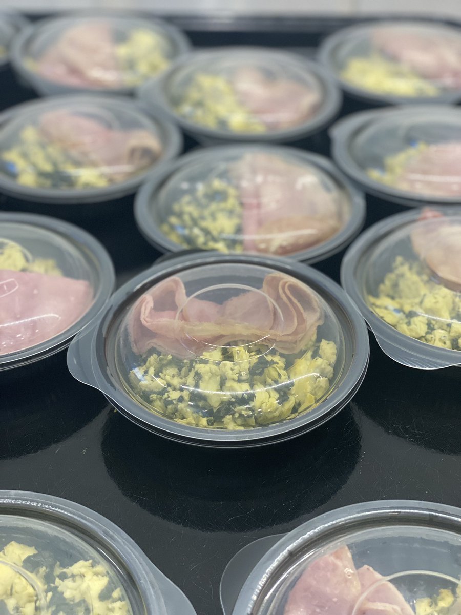 💚🍳Green eggs &amp; ham are being served for breakfast here @#ConnE ! #ReadAcrossAmerica #DrSeuss #wcpss #CONNmUNITY #greeneggsandham #nutrition