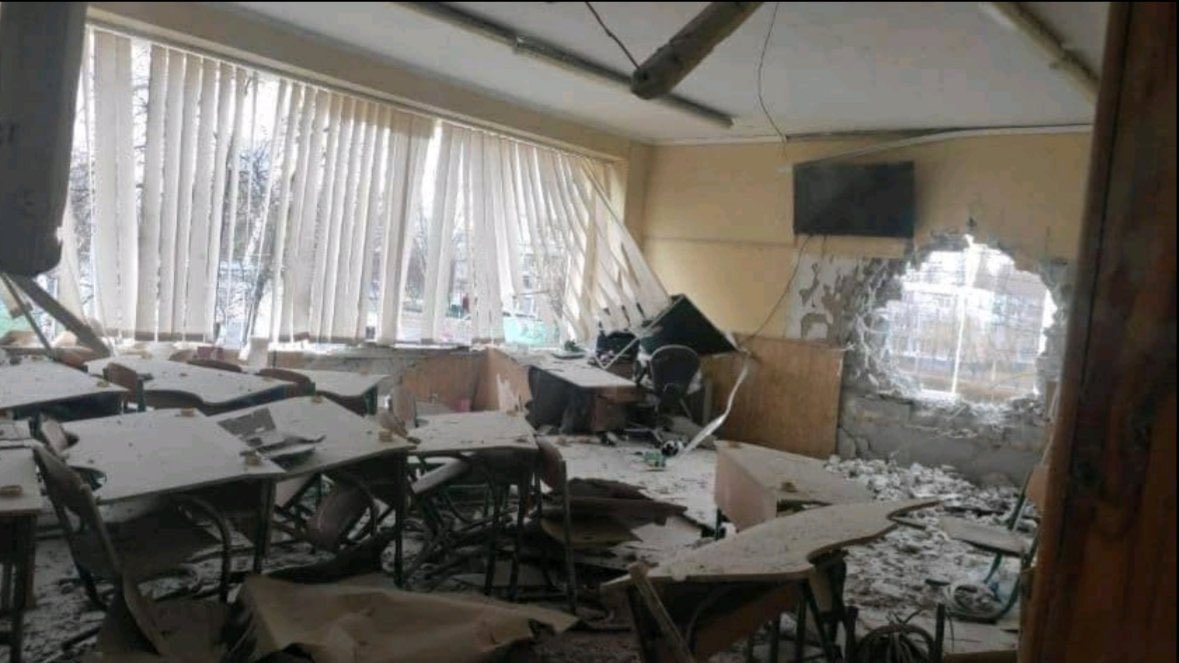 SamRamani2's tweet photo. This image of bombed school in Kharkiv should be shared around the world https://t.co/L9zYDNQjT5