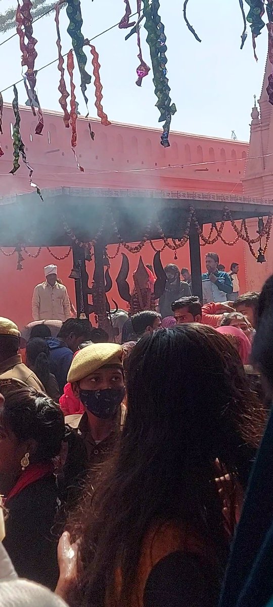 KULDEEPKAURUPP's tweet photo. कुछ साथी कामके दबावमें आकर अपनी भाषापर नियंत्रण खोदेते/ देतीहैं उनकी खराब भाषाशैली सारी मेहनतपर पानी फेरने काकाम करती है।अतः हमें ऐसेही शब्द इस्तेमाल करने चाहिए जो सभ्यसमाज में मान्यहैं #कलड्यूटी करतेहुए ऐसा ही अनुभवहुआ हमे कर्तव्यनिष्ठ होनेके साथसाथ धैर्यवान सहनशील होना चाहिए https://t.co/JcgBizAcq0