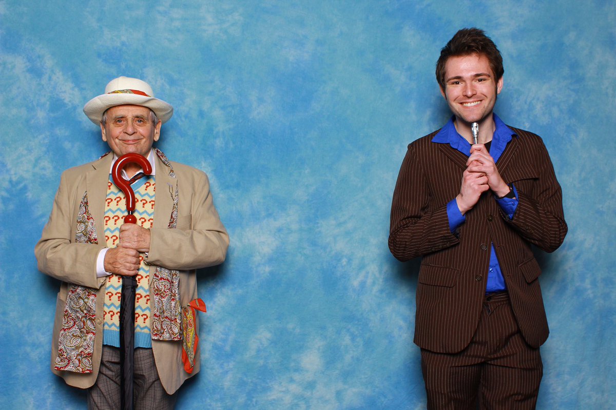 With the 7th Doc …I mean, uh, Sylvester McCoy, at LFCC ❓❓❓ #doctorwho #thehobbit #sylvestermccoy #7thdoctor #londonfilmandcomiccon