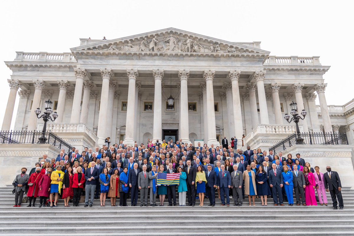 RepMikeCarey's tweet photo. America stands with Ukraine! 🇺🇸🇺🇦

Proud to join colleagues from both sides of the aisle to support the Ukrainian people. https://t.co/Z4FzwqKh2b