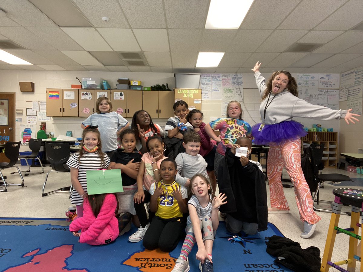 arpowers_'s tweet photo. Reading is WACKY! It’s been a hard week at DFES, but wacky day gave us something to smile about 😊🤪 #ReadAcrossAmerica https://t.co/OyM8ZrPAmc