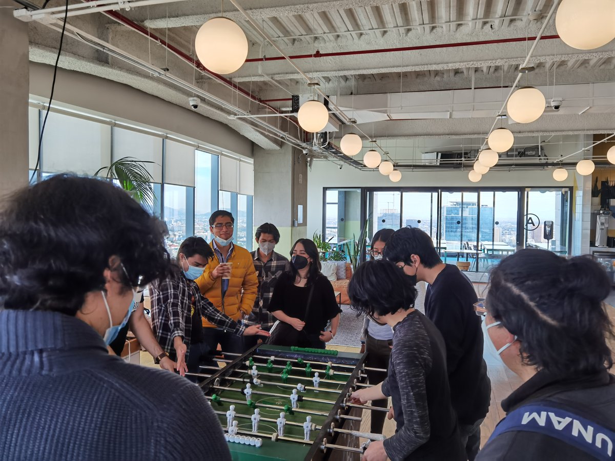 brita_ia's tweet photo. En @brita_ia  también nos divertimos 😅🤖🚀

Aquí una reta entre los jóvenes de #SIAFI y #BritaIA.

#entretenimiento #diversión #fultbolito #mexico #inteligenciaartificial #machinelearning #talento #talentodigital https://t.co/RpfAAdlHqY