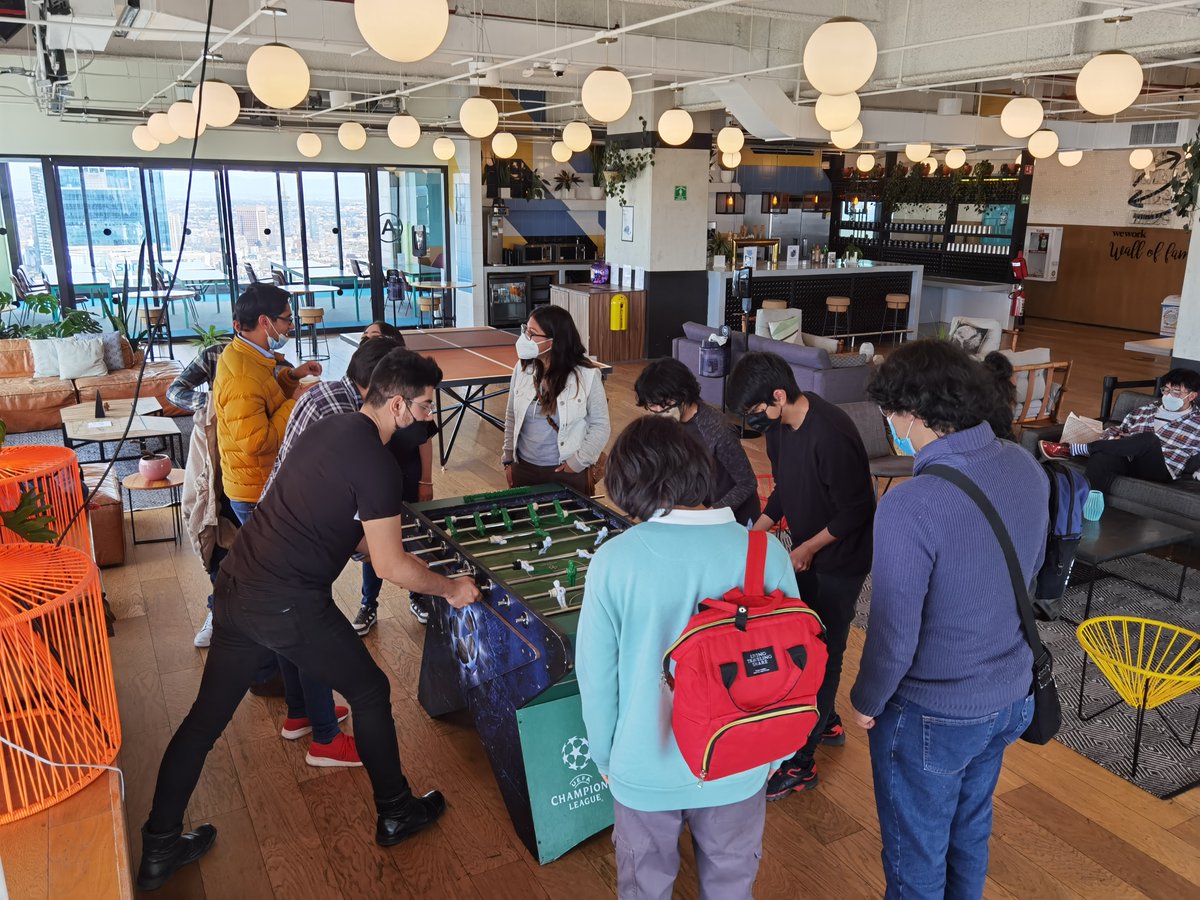brita_ia's tweet photo. En @brita_ia  también nos divertimos 😅🤖🚀

Aquí una reta entre los jóvenes de #SIAFI y #BritaIA.

#entretenimiento #diversión #fultbolito #mexico #inteligenciaartificial #machinelearning #talento #talentodigital https://t.co/RpfAAdlHqY