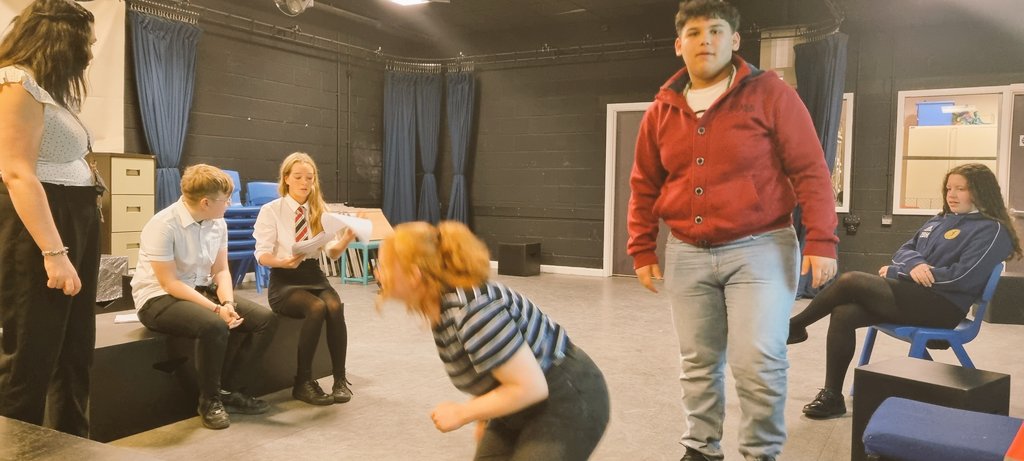 DramaLawnswood's tweet photo. Enormous thanks to Lawnswood alumni who have returned to coach some of our Y11 drama students!
Wonderful work from Ruby and Ahmed, Millie and Piper #aqagcsedrama
#creativecurriculum https://t.co/vJ3yVDI7nG