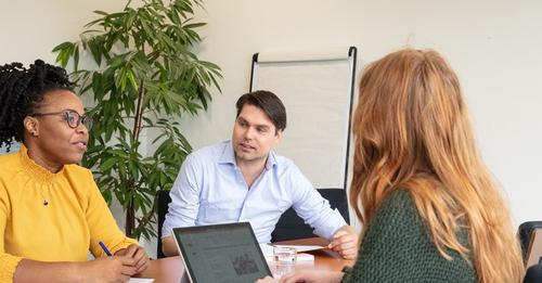 Elkergroningen's tweet photo. Heb je als #hulpverlener te maken met complexe #scheidingen? Deze basistraining is voor professionals werkend met ouders en kinderen in scheiding en is #SKJ geaccrediteerd. Lees meer op onze website.
https://t.co/mW2Nqxj6hP https://t.co/nRhF2yYKTY