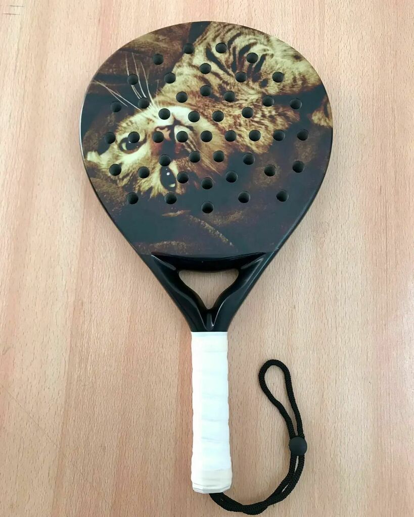 RAGECustom's tweet image. ❤️ if you are a #catlover 😸 

And if you are a #doglover, well... Place an order, so we can make one 😁

#Padel rackets like never before! Sourced from the world's best factories and personalized just for you!

Experience the difference and get starte… instagr.am/p/Campo5xMicX/